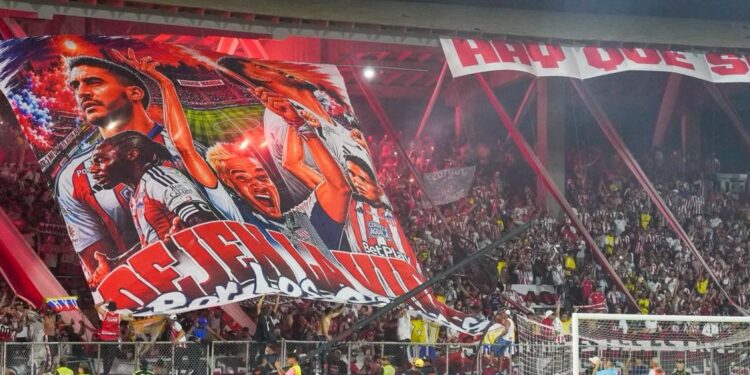El Romelio Martínez, una verdadera caldera en el partido de ida de la final