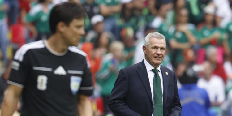 El 'Vasco' Aguirre asegura que México dejó los nervios a un lado