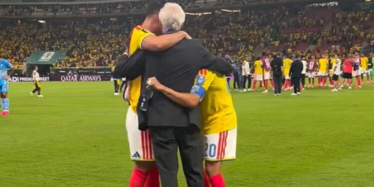El emotivo reencuentro de Pékerman con figuras de Colombia