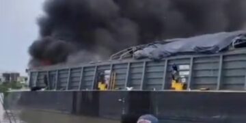 Emergencia tras fuerte explosión en una barcaza en Pasacaballos, Cartagena: "El pueblo está revolucionado"