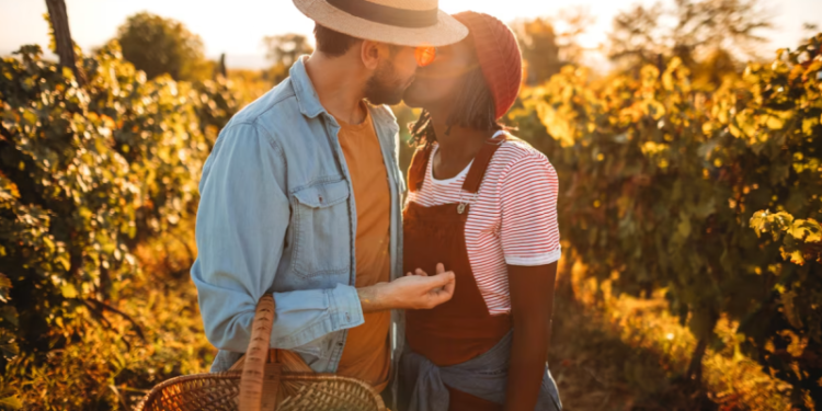 Errores comunes sobre sentirse amado, según expertos en relaciones