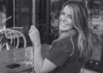 Falleció la influenciadora Carly Douglas a los 36 años