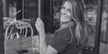 Falleció la influenciadora Carly Douglas a los 36 años