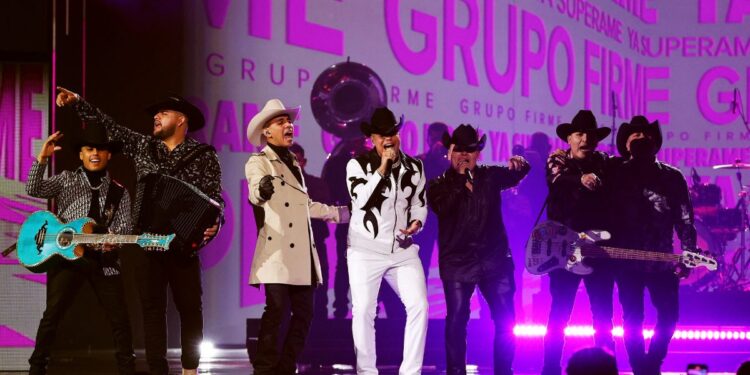 Foto | “Dedícate a la música”: vocalista de Grupo Firme vuelve a ser amenazado en México