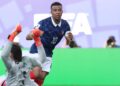 Francia arrasó a Suecia con doblete de Mbappé y recital de Olise