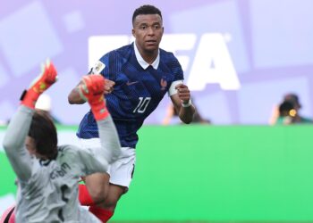 Francia arrasó a Suecia con doblete de Mbappé y recital de Olise
