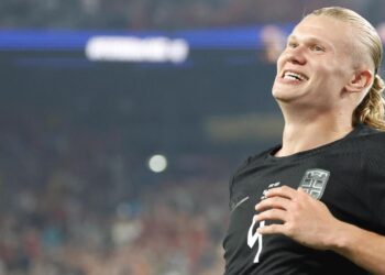 Haaland se unió a la fiesta de las grandes estrellas y también marcó doblete