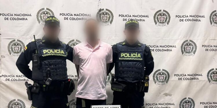Hombre con 12 anotaciones judiciales fue sorprendido armado en Barranquilla: la Policía lo volvió a capturar