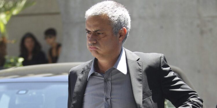 José Mourinho, entrenador del Real Madrid para las tres próximas temporadas