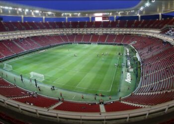 La FIFA prohíbe que los aficionados lleven botellas de agua a los estadios del Mundial