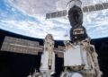 La NASA ordena a tripulantes de la Estación Espacial Internacional que aborden nave de SpaceX mientras se repara una fuga