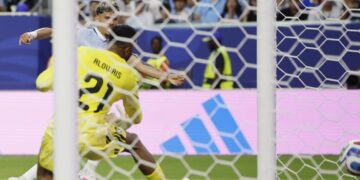 Maxi Araújo rescató un empate para Uruguay contra Arabia Saudita
