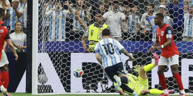 Messi se convierte en el máximo goleador en la historia de los Mundiales