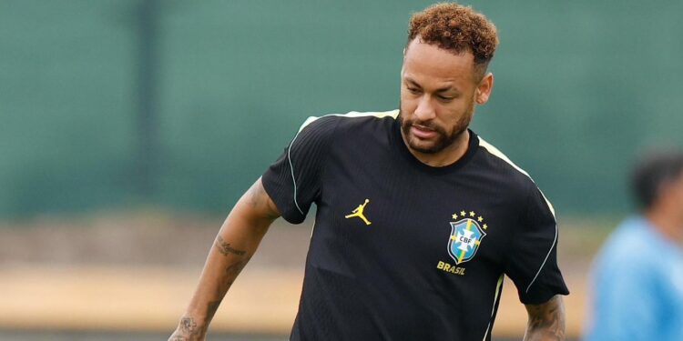 Neymar no descansa y acelera su preparación para el partido contra Escocia