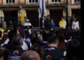 Petro invitó a "votar como sea" porque está en manos el futuro de la patria