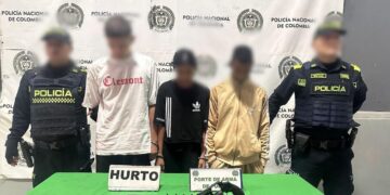 Policía frustra robo de vehículo y logra captura de tres presuntos delincuentes en el barrio Siete de Abril