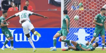 Senegal goleó a Irak y se perfila como uno de los mejores terceros