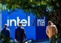 Tim Cook afirma que los precios del iPhone subirán. Trump dice que Apple fabricará chips en EE.UU. con Intel