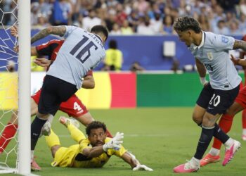 Uruguay, en serios problemas tras empatar con Cabo Verde