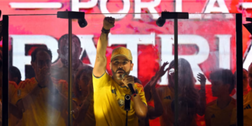 ¿Por qué se le prohibió a Abelardo de la Espriella usar la camiseta de la selección de Colombia?