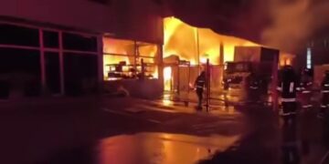 Bomberos de Galapa y Barranquilla sofocaron incendio de gran magnitud en Parque Industrial Ferrari Park