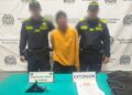 Capturan a dos presuntos delincuentes con arma de fuego, granada y panfletos extorsivos en Barranquilla