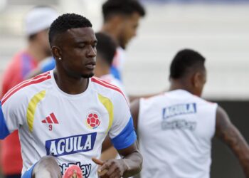 "Creernos favoritos sería un error", Jhon Córdoba, delantero de Colombia