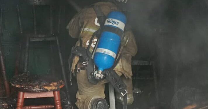 Cuerpo de Bomberos de Cartagena atendió incendio en local del Centro Comercial Santa Lucía