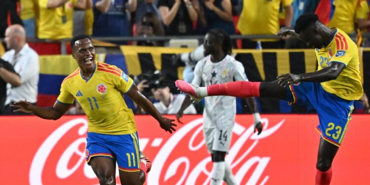 Daniel Muñoz y Johan Mojica vuelven a la titular de Colombia contra Ghana