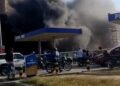 Emergencia en Villa Campestre: incendio a pocos metros de una estación de gasolina