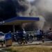 Emergencia en Villa Campestre: incendio a pocos metros de una estación de gasolina