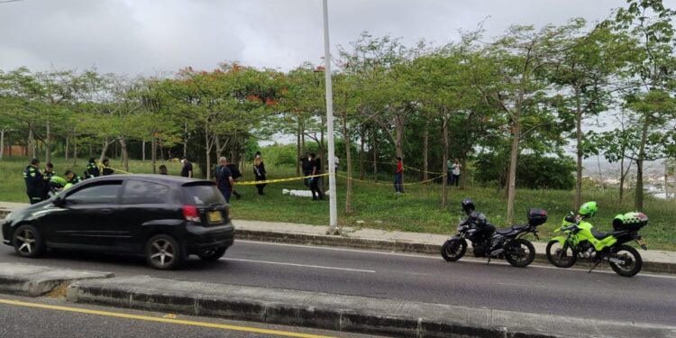 Hallan cuerpo sin vida a un costado de la carrera 38, en zona enmontada del barrio El Rubí