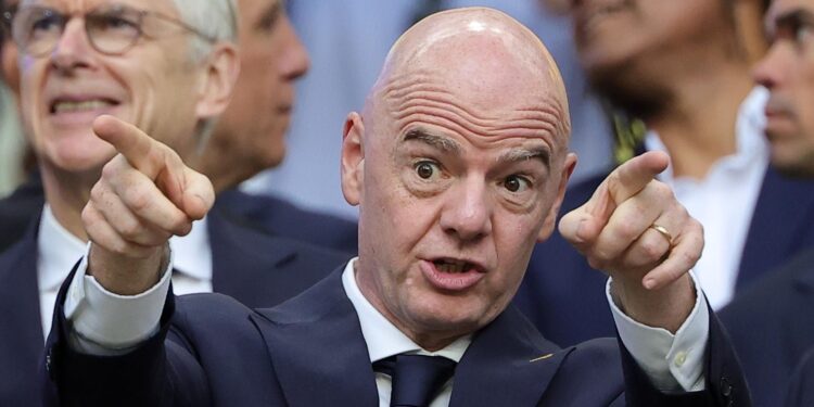 Infantino dijo que decisión de la Fifa por sanción a Balogun fue "independiente"