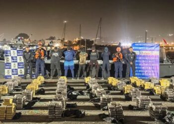 Interceptan lancha "Go Fast" con más de tres toneladas de cocaína a 100 millas náuticas de Cartagena
