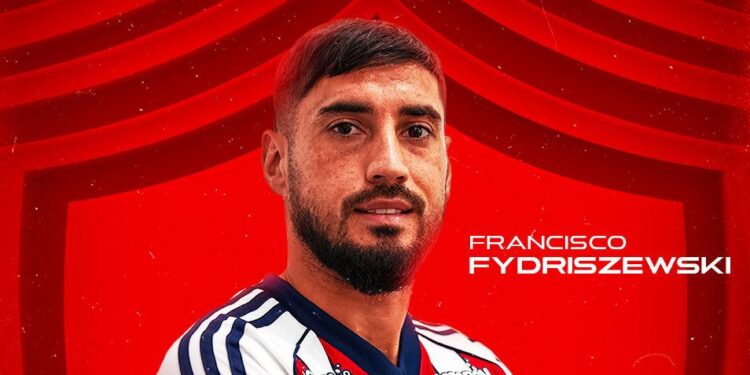 Junior oficializó la llegada del delantero argentino Francisco Fydriszewski