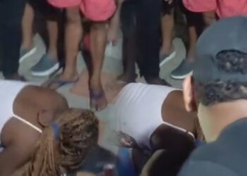 "Me dejaste sola con los pelaos": el dolor de una mujer tras el asesinato de un familiar en Villa San Carlos
