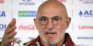 "Meto a Colombia entre las candidatas a ganar el Mundial": técnico de España