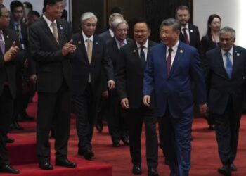 Mientras Trump acusa a China de robar datos de votantes, Xi presenta a su país como un líder tecnológico responsable