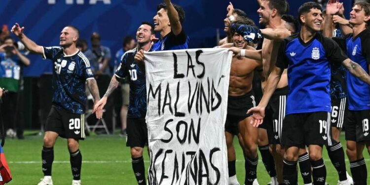 Milei respalda el reclamo de jugadores argentinos por las Malvinas