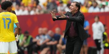 Néstor Lorenzo y el dilema de su continuidad como técnico de la Selección Colombia