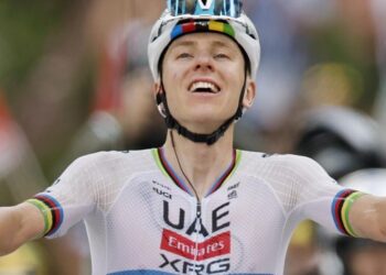 Pogacar lanzó feroz ataque en los Pirineos y recuperó el maillot amarillo