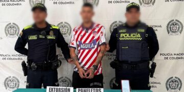 Policía captura a presunto extorsionista cerca de un establecimiento comercial en Barranquilla