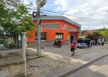 Policía reporta abatido en atraco a un supermercado en Soledad: familia y testigos afirman que era un rehén