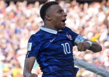 Por la vía del penalti, Francia logró vencer la resistencia de Paraguay