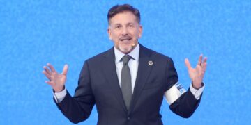 Presidente de la Conmebol sueña con un Mundial con 64 equipos en su centenario