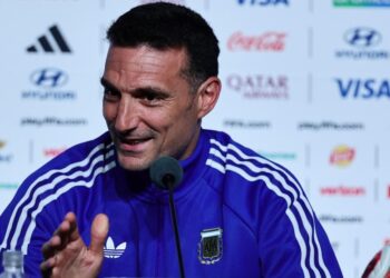 Scaloni dice que ningún favorito "ha marcado una diferencia grandísima"