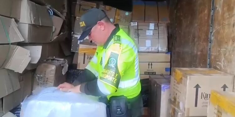 Seccional de Tránsito y Transporte del Atlántico incautó cerca de 32 kilos de marihuana en la Vía Oriental