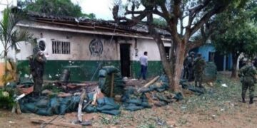 Tres uniformados resultaron heridos en atentado terrorista contra estación de Policía en Arenal del Sur