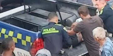 ¡Malherido y arrastrándose por el andén pedía ayuda!: balearon a hombre en el barrio Simón Bolívar, Barranquilla