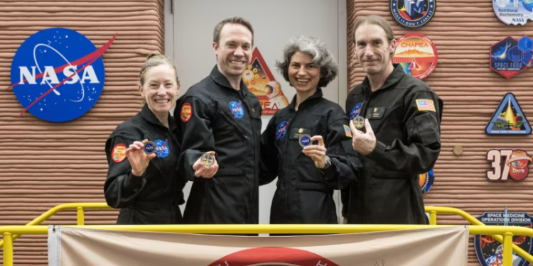 ¿Harto de la Tierra? NASA busca voluntarios para simulación de un año donde viajarán al espacio y vivirán en la Luna y Marte